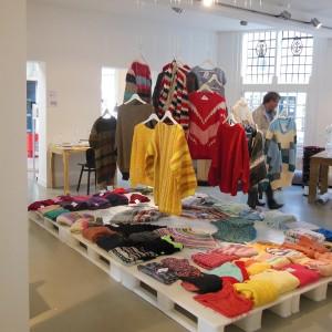 洋書 Het verzameld breiwerk van Loes Veenstra Het verzameld breiwerk van Loes Veenstra - Noor van der